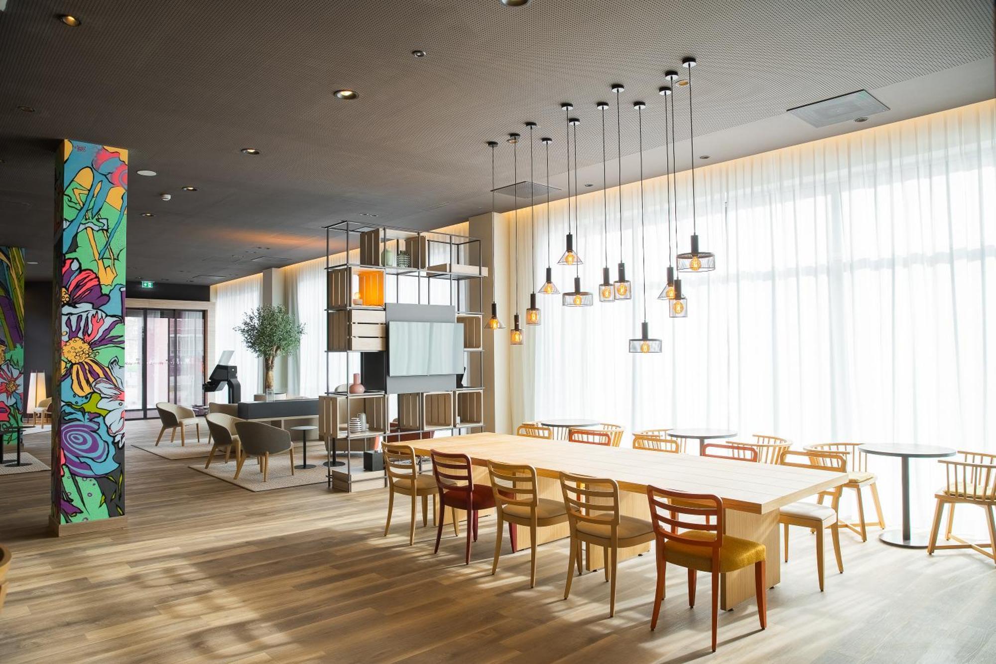Intercityhotel เบรดา ภายนอก รูปภาพ